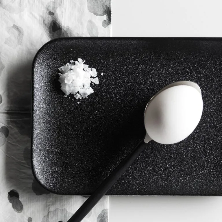 ByOn Assiette Rectangulaire Raw Black 4 ByOn Assiette Rectangulaire Raw Black – Image 2